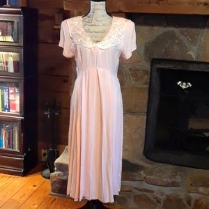 Vintage pink dress - ribbon collar